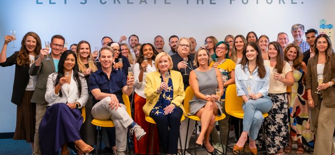 group toasting digital